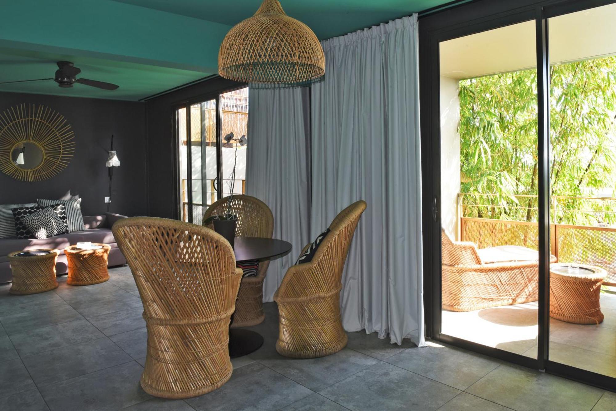 Dina Morgabine Saint Gilles Hotel Bagian luar foto