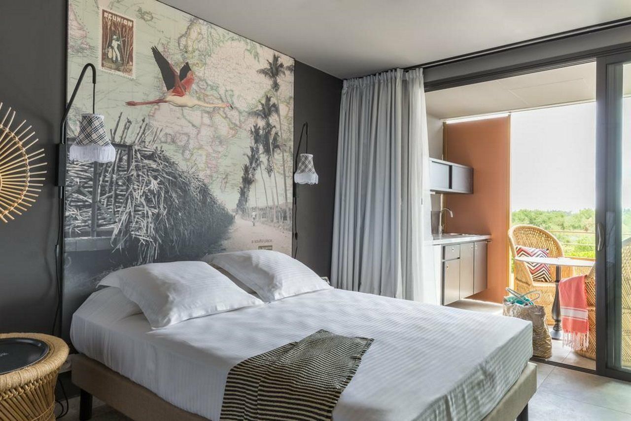 Dina Morgabine Saint Gilles Hotel Bagian luar foto
